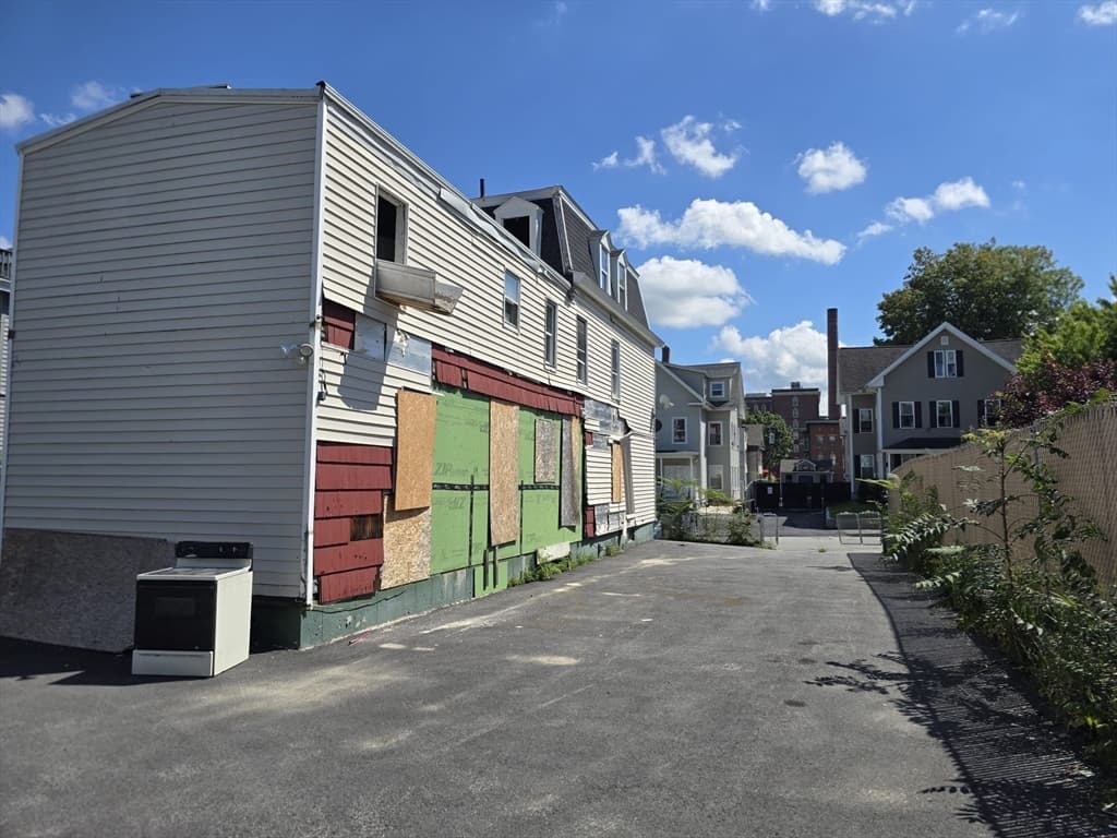 158 Austin St, Worcester MA 01609 photo 5