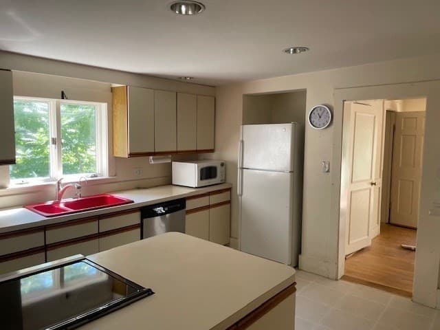 155 Belknap St, Concord MA 01742 photo 4