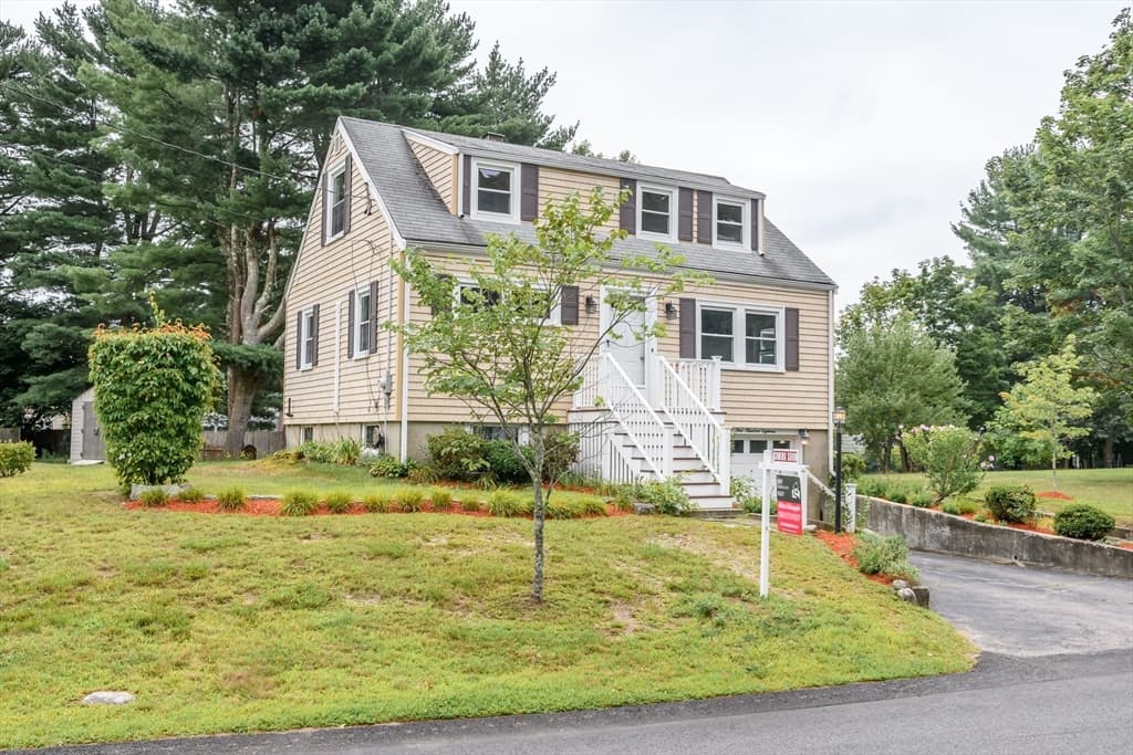 118 Brickel Rd, Stoughton MA 02072 photo 2