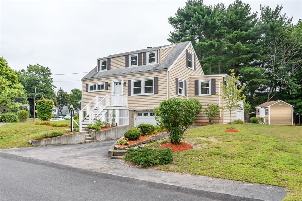 118 Brickel Rd, Stoughton MA 02072
