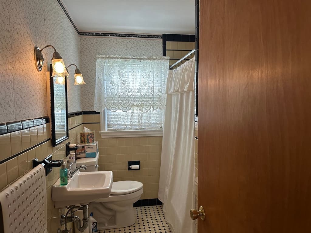 124 Felton St., New Bedford MA 02745 photo 7