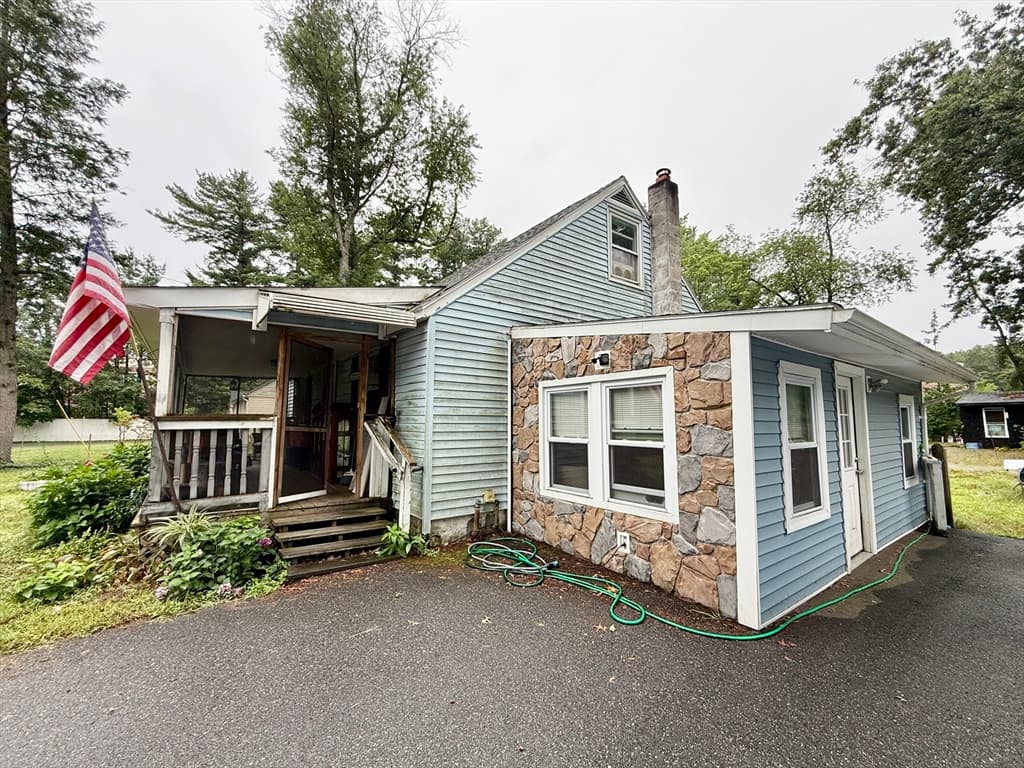 28 Skipper Lane, Westfield MA 01085
