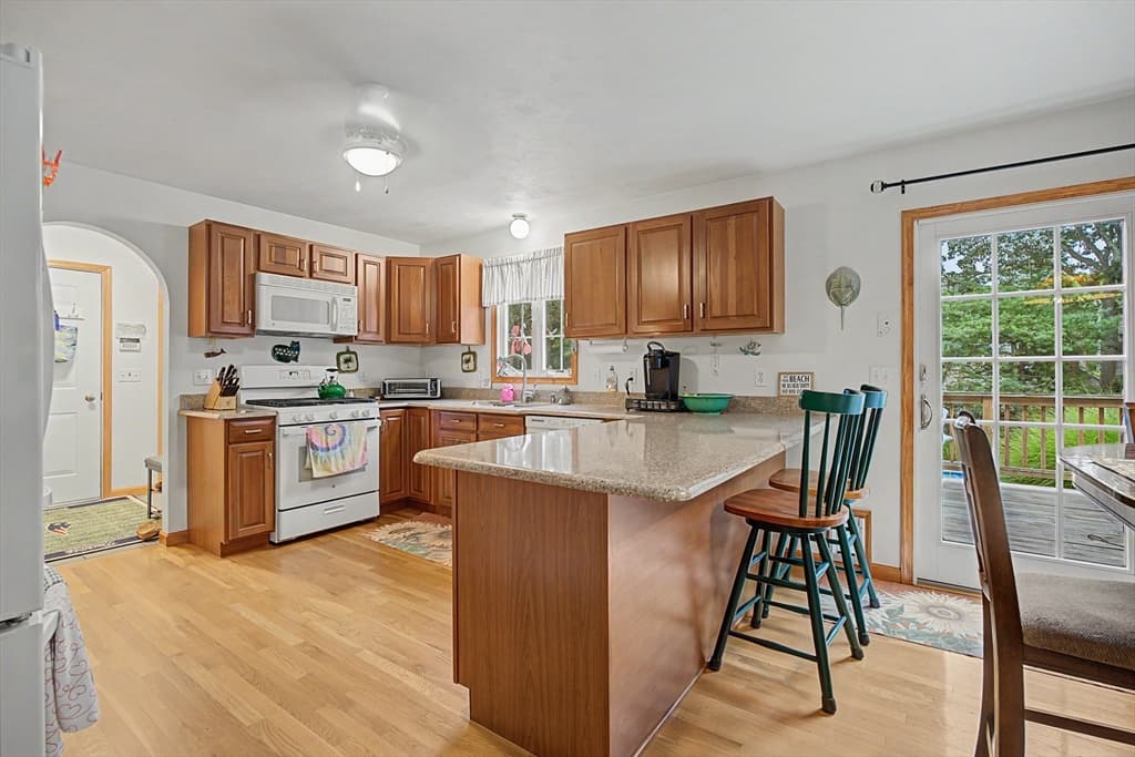12 Gordon Ln, Yarmouth MA 02675 photo 5