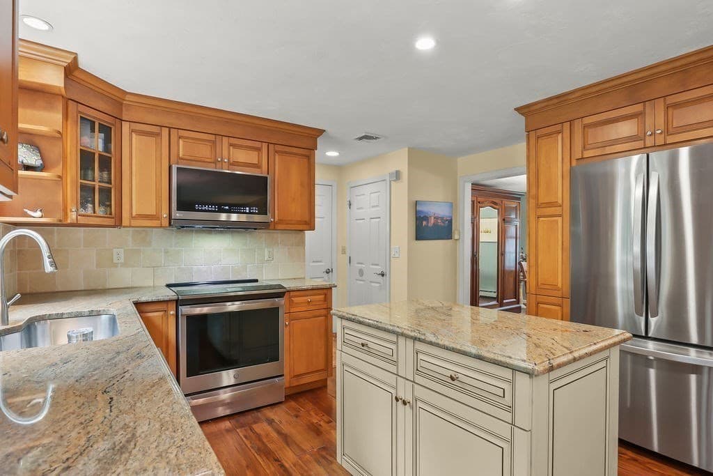 82 Achilles Way, North Attleboro MA 02760 photo 3