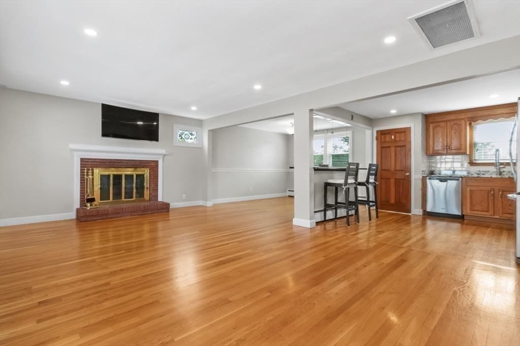120 Kingston Road, Waltham MA 02451 photo 4