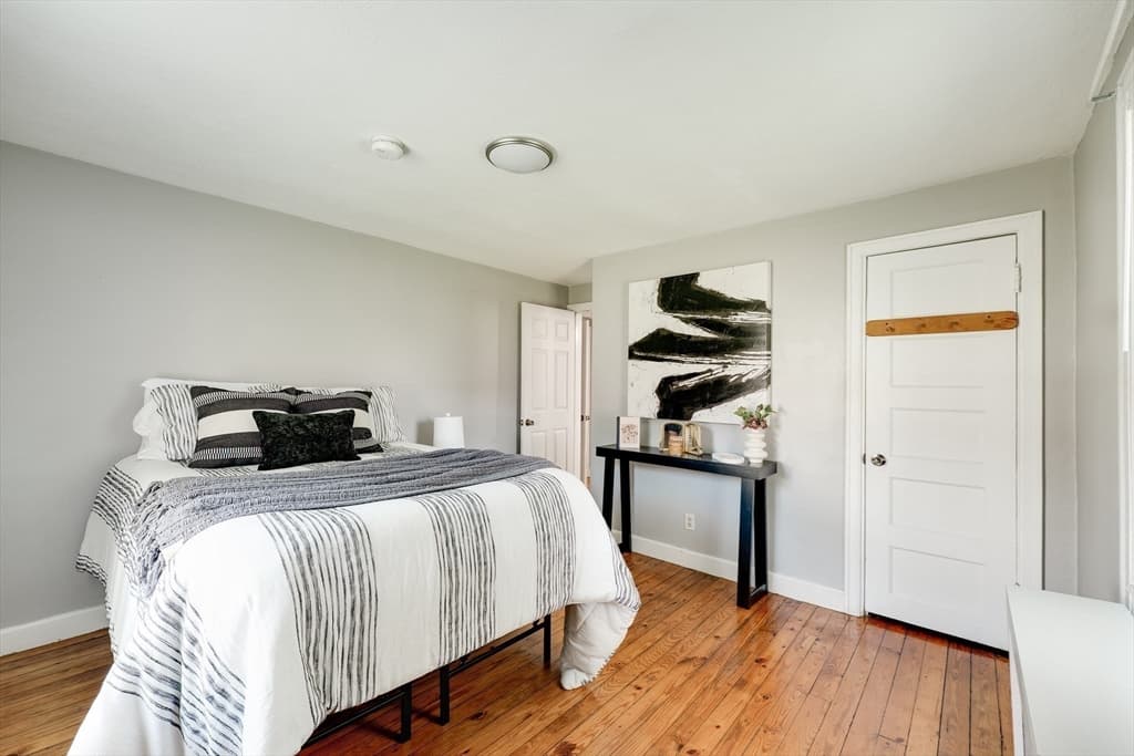 41 Park St, Agawam MA 01030 photo 5