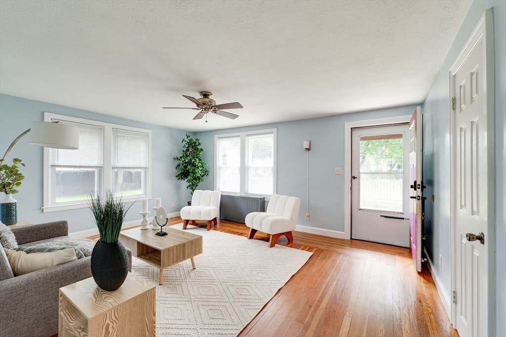 41 Park St, Agawam MA 01030 photo 11