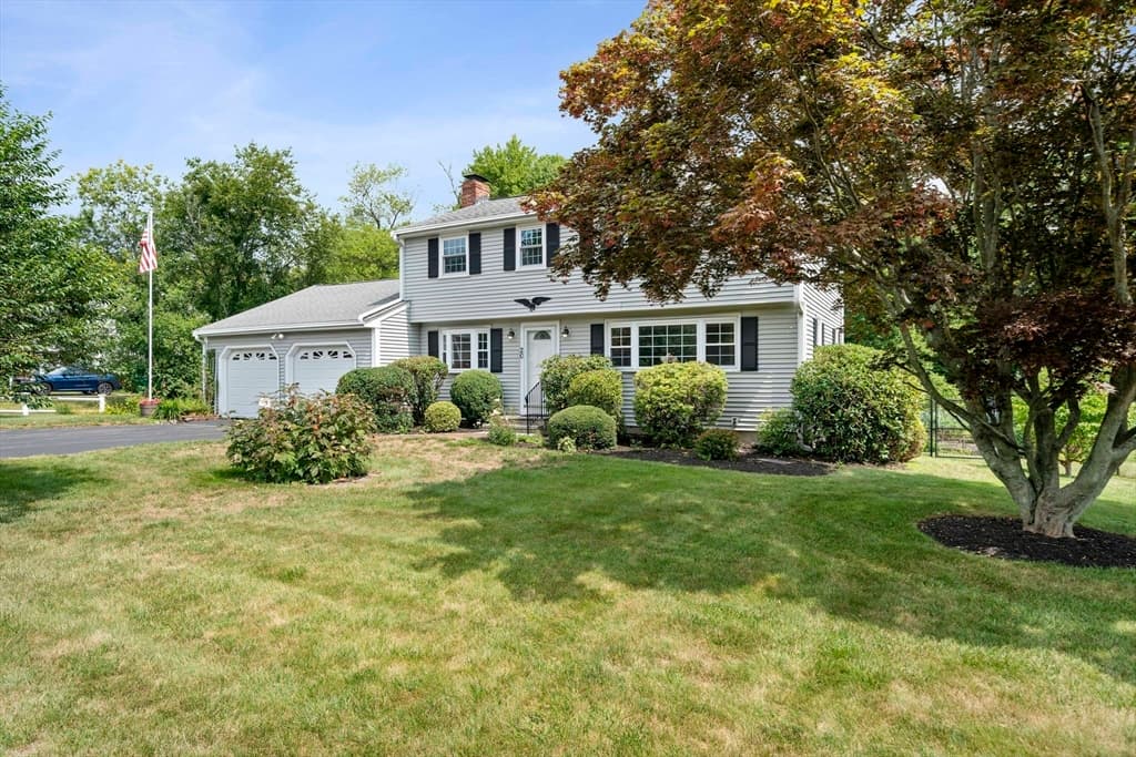 20 Worcester Dr, Norwood MA 02062