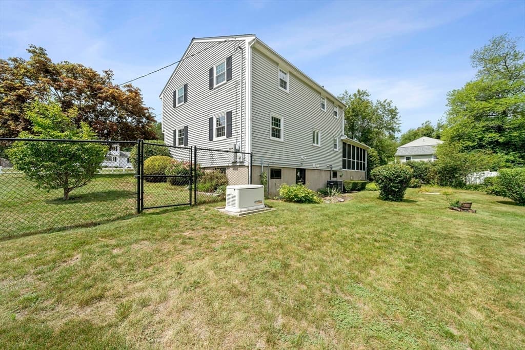20 Worcester Dr, Norwood MA 02062 photo 31