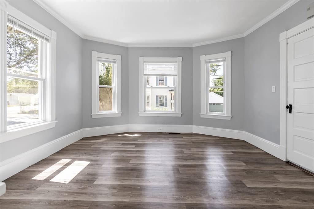 31-33 Bourne Street, Lowell MA 01852 photo 6