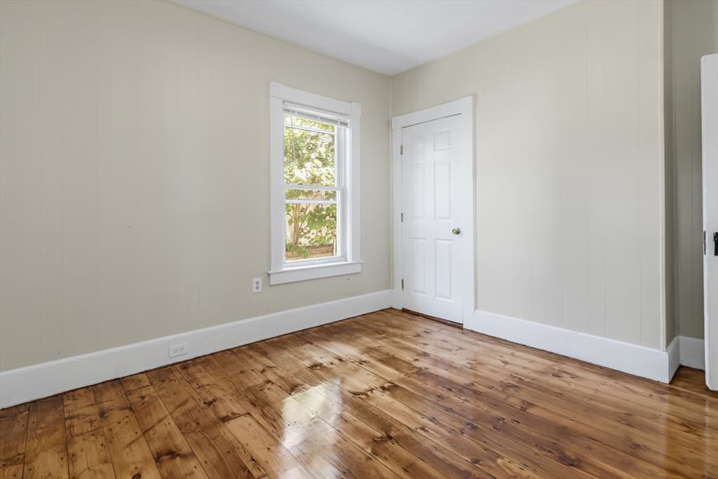31-33 Bourne Street, Lowell MA 01852 photo 17