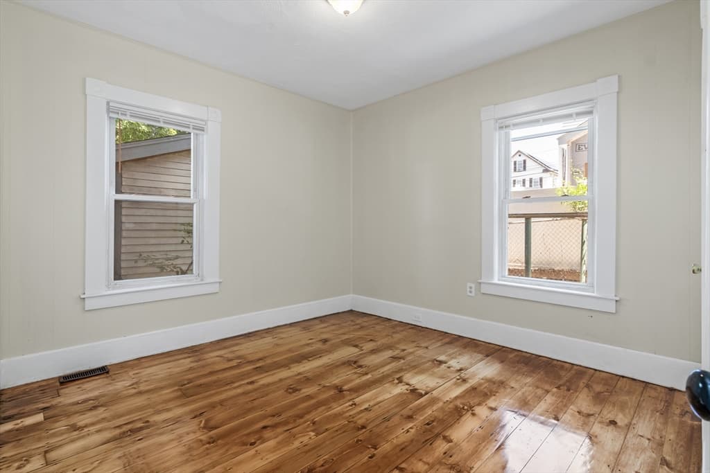 31-33 Bourne Street, Lowell MA 01852 photo 16
