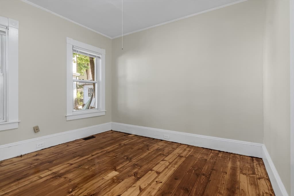 31-33 Bourne Street, Lowell MA 01852 photo 11