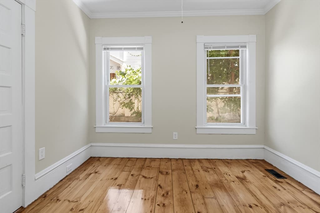 31-33 Bourne Street, Lowell MA 01852 photo 19