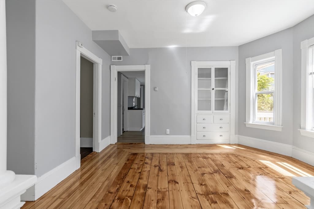 31-33 Bourne Street, Lowell MA 01852 photo 25