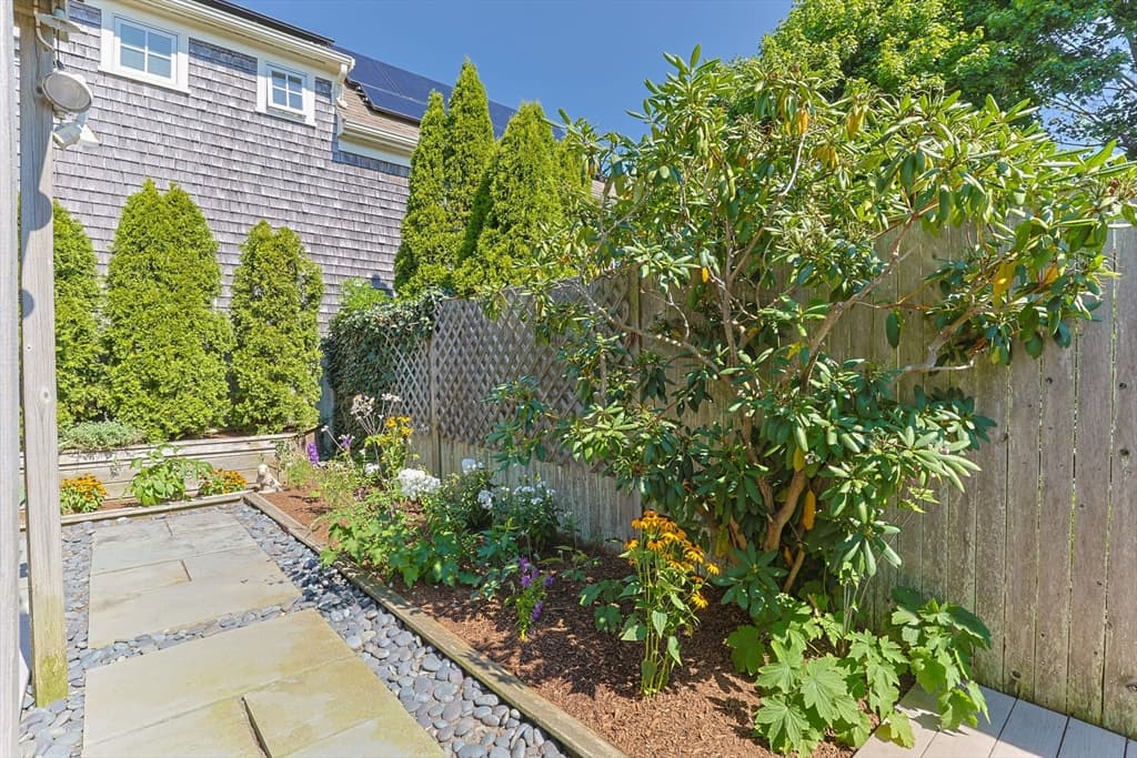 39 Pleasant Street, Provincetown MA 02657 photo 27