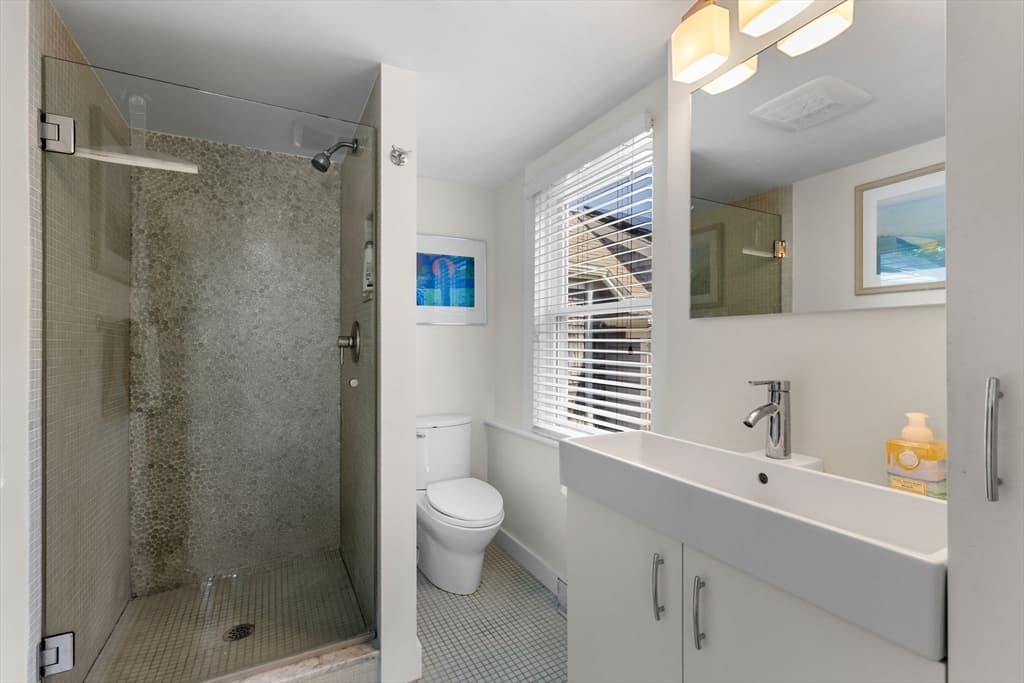 39 Pleasant Street, Provincetown MA 02657 photo 20