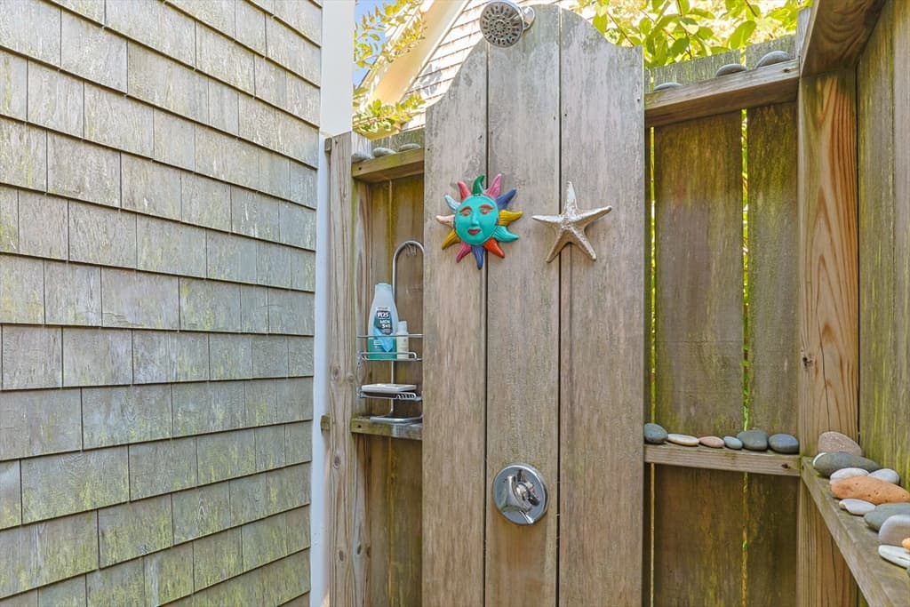 39 Pleasant Street, Provincetown MA 02657 photo 29
