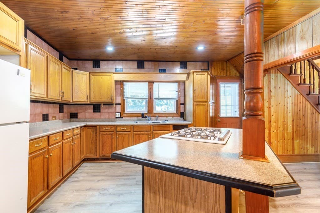 116 Marshall St, Fitchburg MA 01420 photo 3