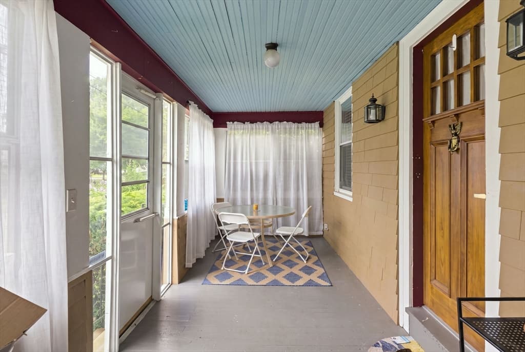 16 Beechcrest St, Warwick RI 02888 photo 2