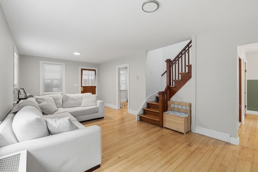 16 Beechcrest St, Warwick RI 02888 photo 4
