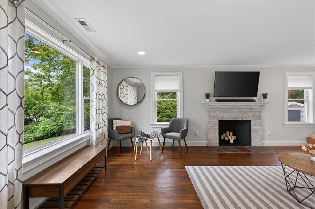 15 Pheasant Ln, Woburn MA 01801 photo 3