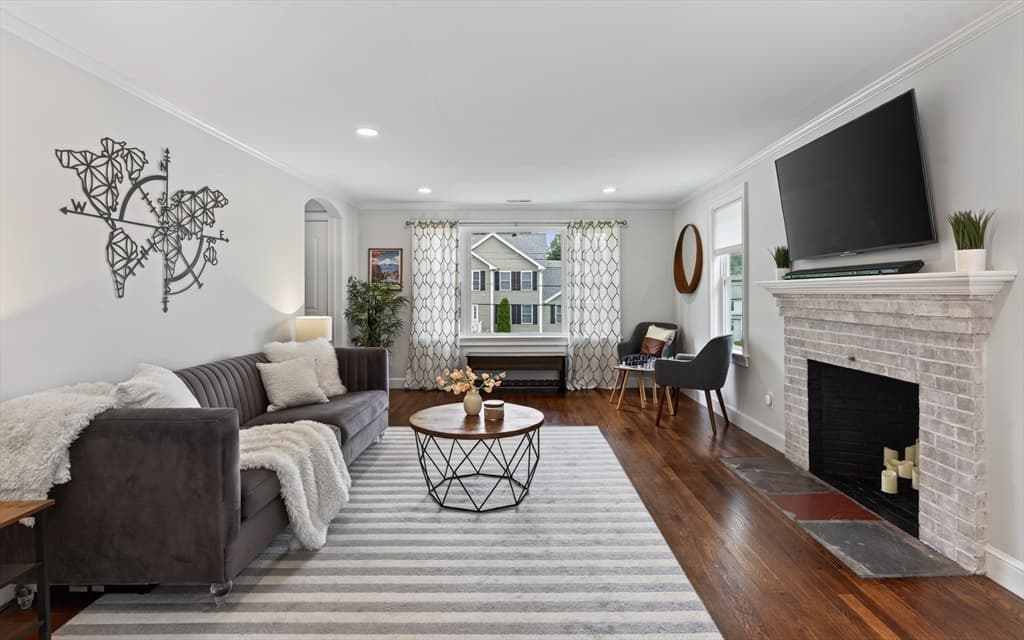 15 Pheasant Ln, Woburn MA 01801 photo 4