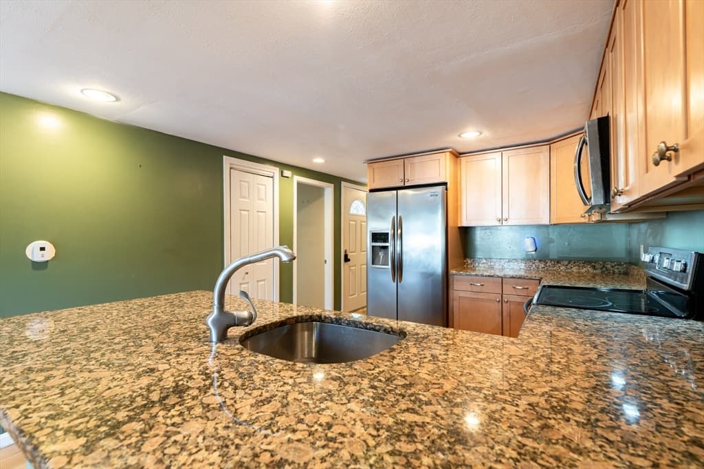 2 Senee Ct # 2, Amesbury MA 01913 photo 3