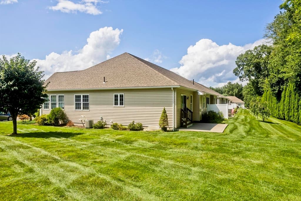 150 Stonybrook Way # 150, South Hadley MA 01075 photo 4