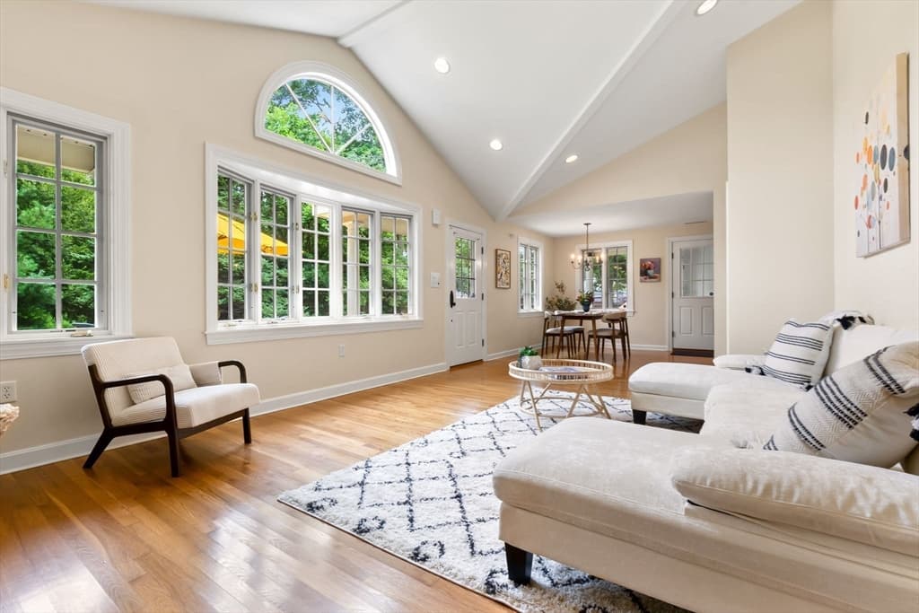 176 Colon St, Beverly MA 01915 photo 13