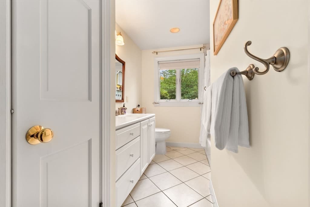 176 Colon St, Beverly MA 01915 photo 19