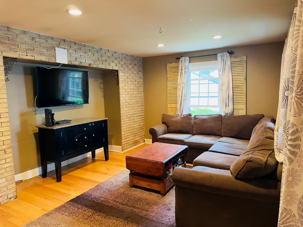 118 Woodard Ave, Brockton MA 02301 photo 4