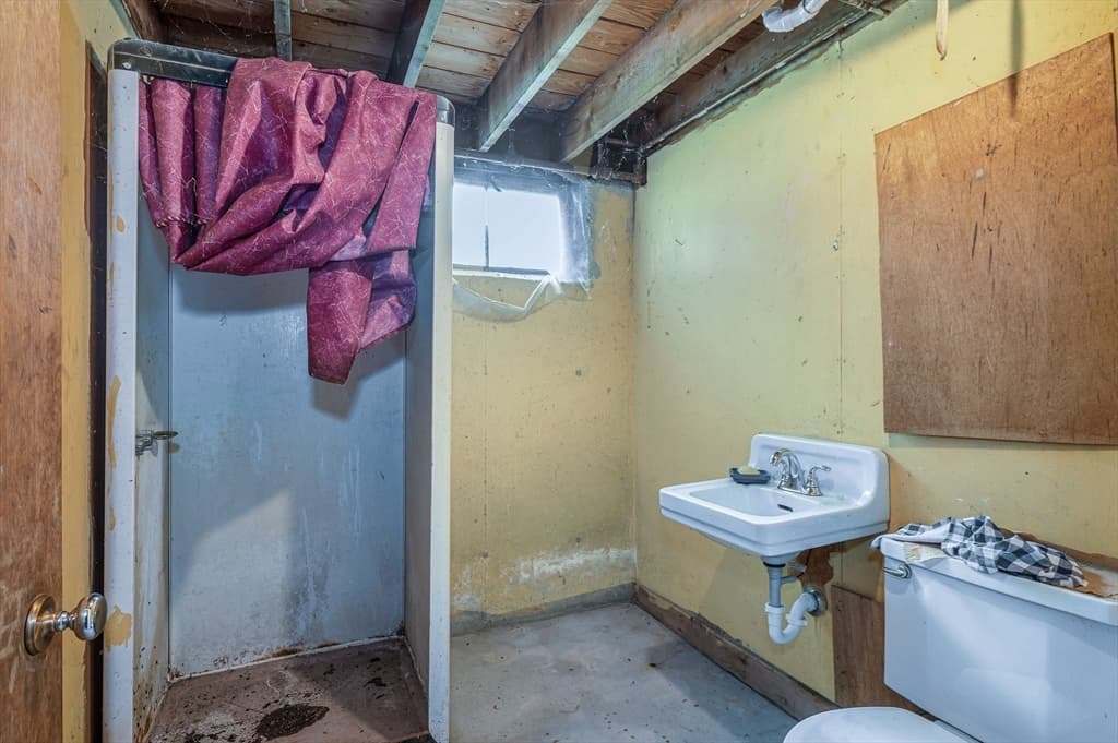 129 Forest St, Haverhill MA 01832 photo 39