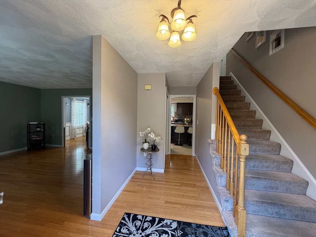 25 Winston Cir, Haverhill MA 01830 photo 3