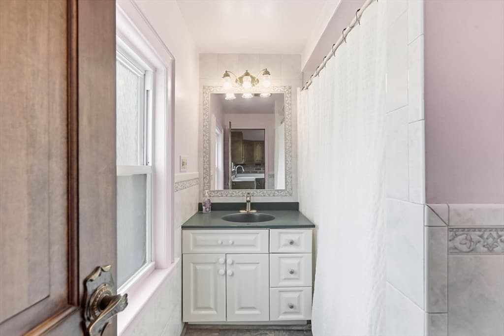 17 Saint James St, Dracut MA 01826 photo 20