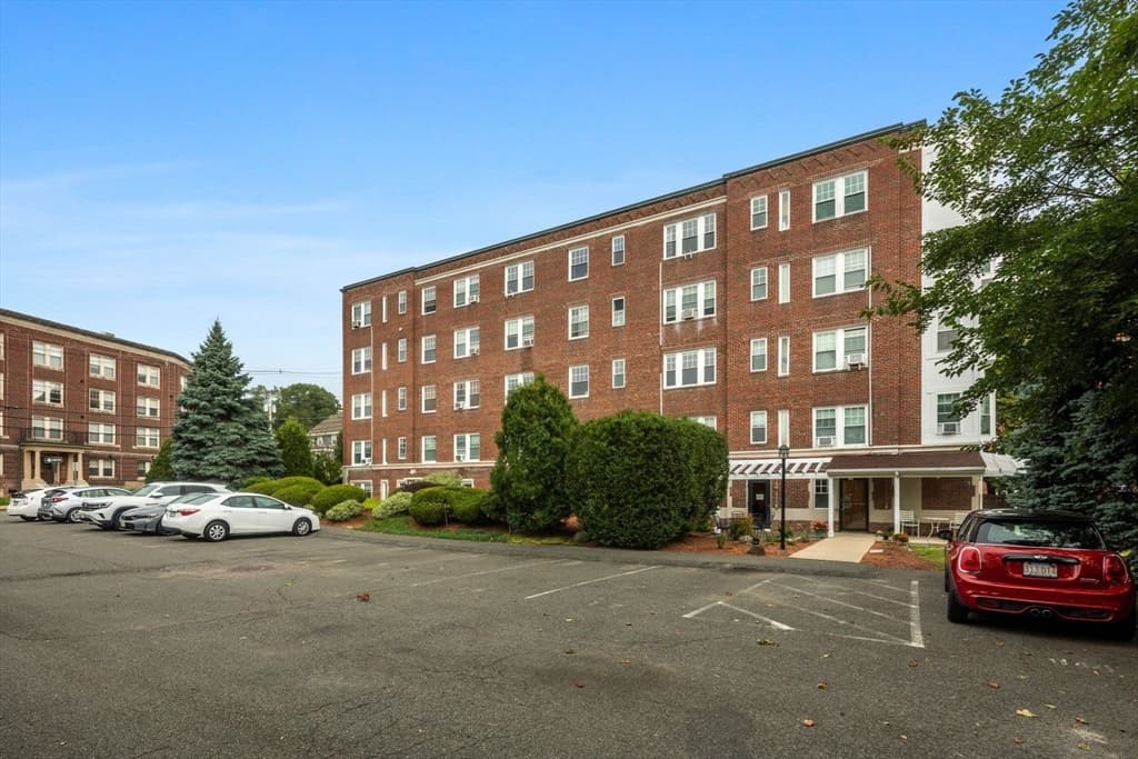 21 Bradlee Rd # 54, Medford MA 02155 photo 17