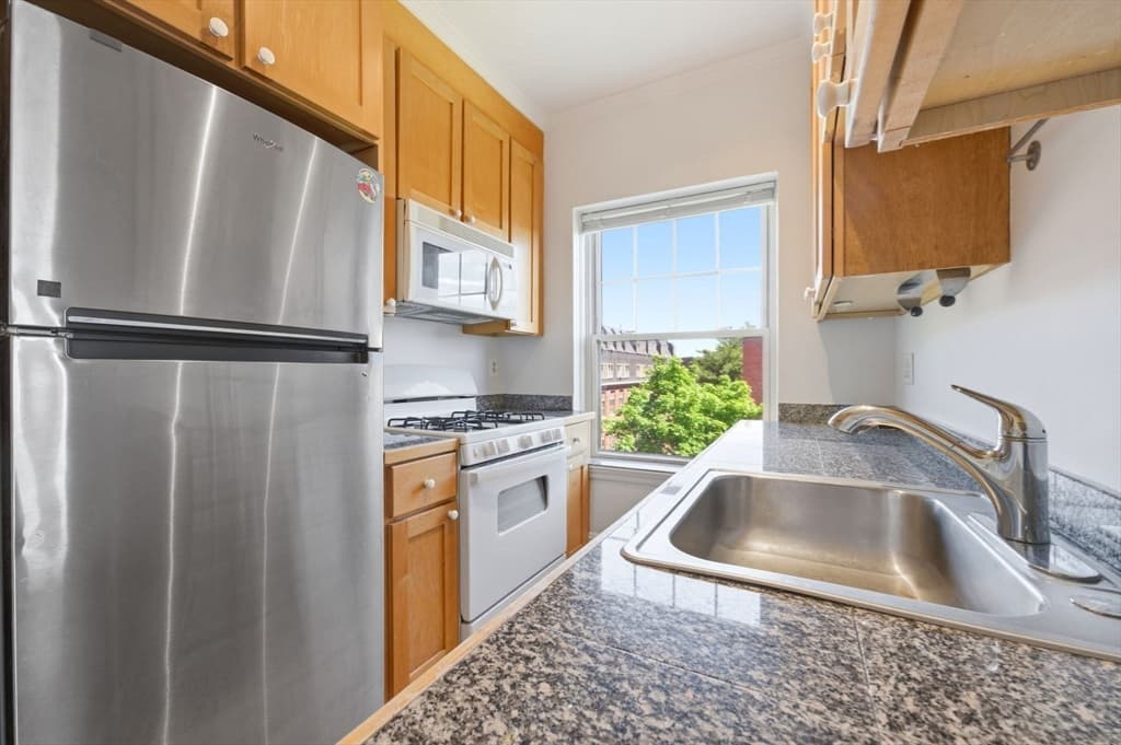 21 Bradlee Rd # 54, Medford MA 02155 photo 9