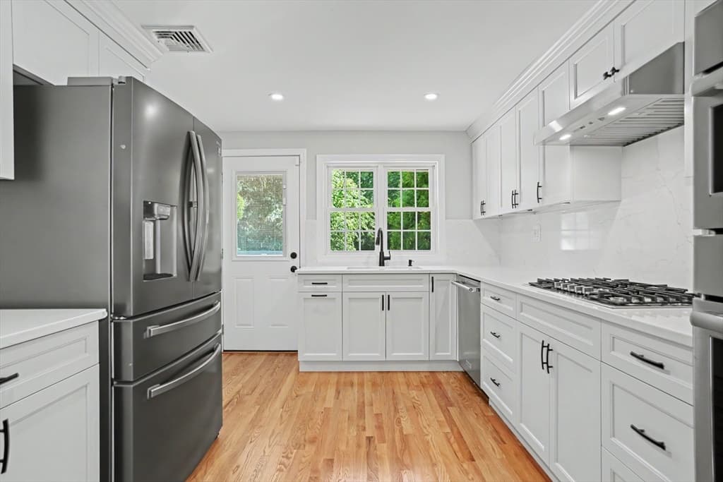 31 Lakeshore Dr, Hudson MA 01749 photo 6