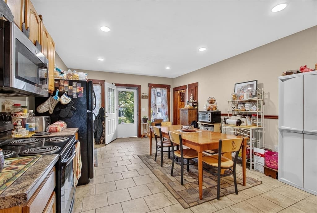 55 Elmwood Ave, Fitchburg MA 01420 photo 5