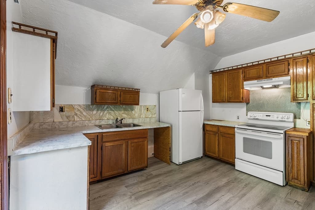 56 Park St, Hudson MA 01749 photo 23