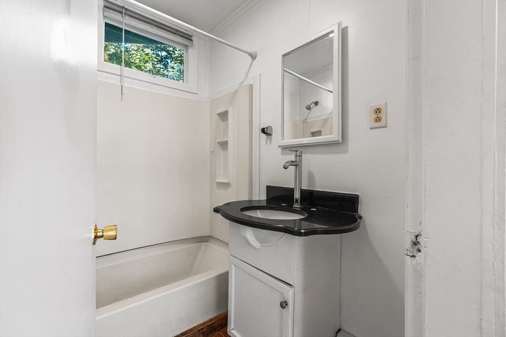 56 Park St, Hudson MA 01749 photo 12