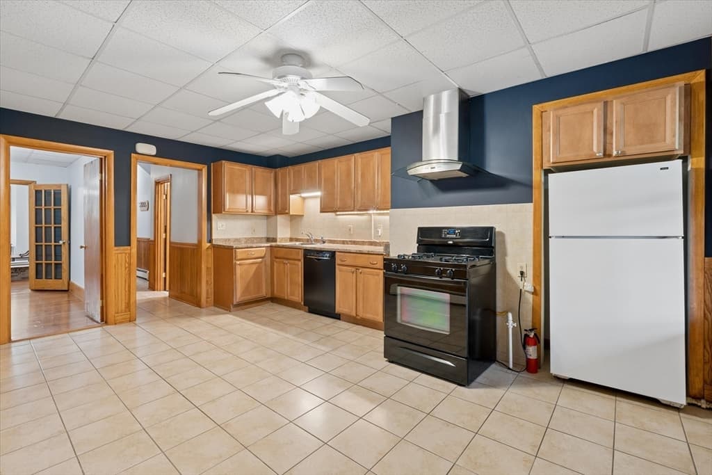 227 Chelsea St, Boston MA 02128 photo 6