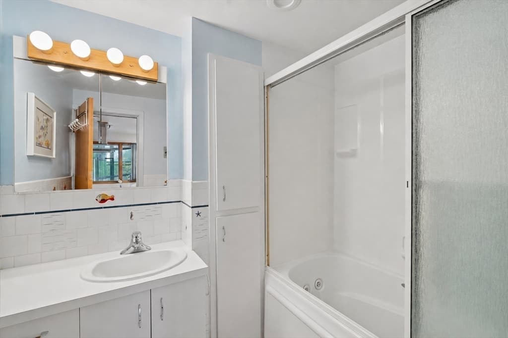 227 Chelsea St, Boston MA 02128 photo 11
