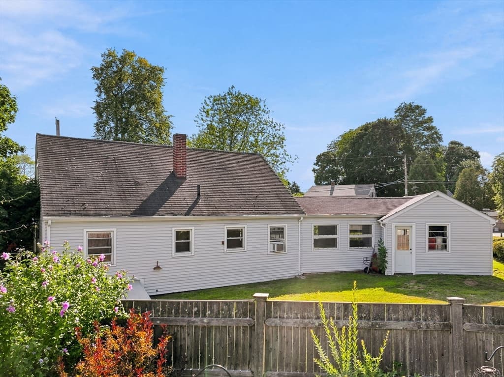 21 Flint St, Danvers MA 01923 photo 6