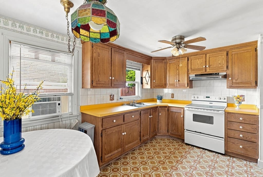 21 Flint St, Danvers MA 01923 photo 14