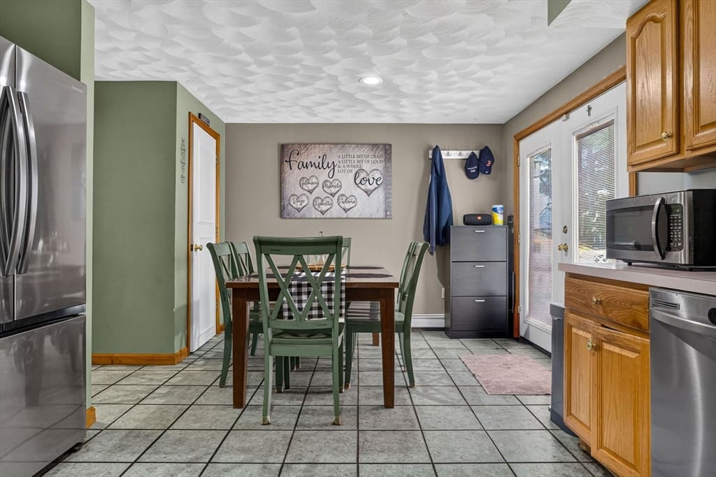 71 Hichborn St, Revere MA 02151 photo 6