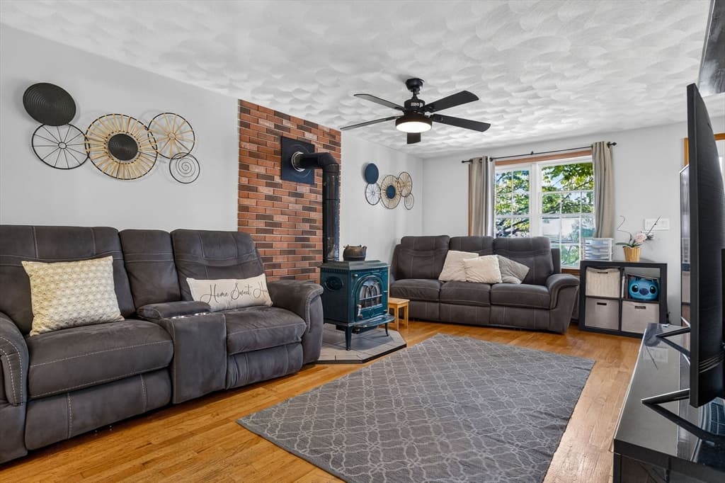 71 Hichborn St, Revere MA 02151 photo 9