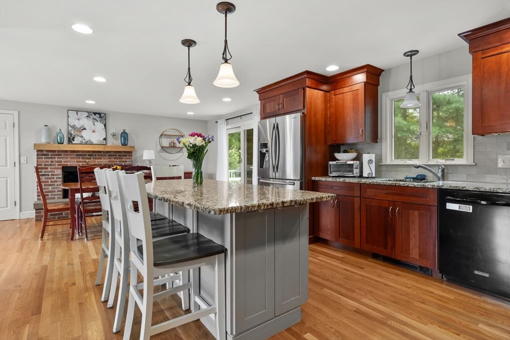 104 Martin Street, North Andover MA 01845 photo 4