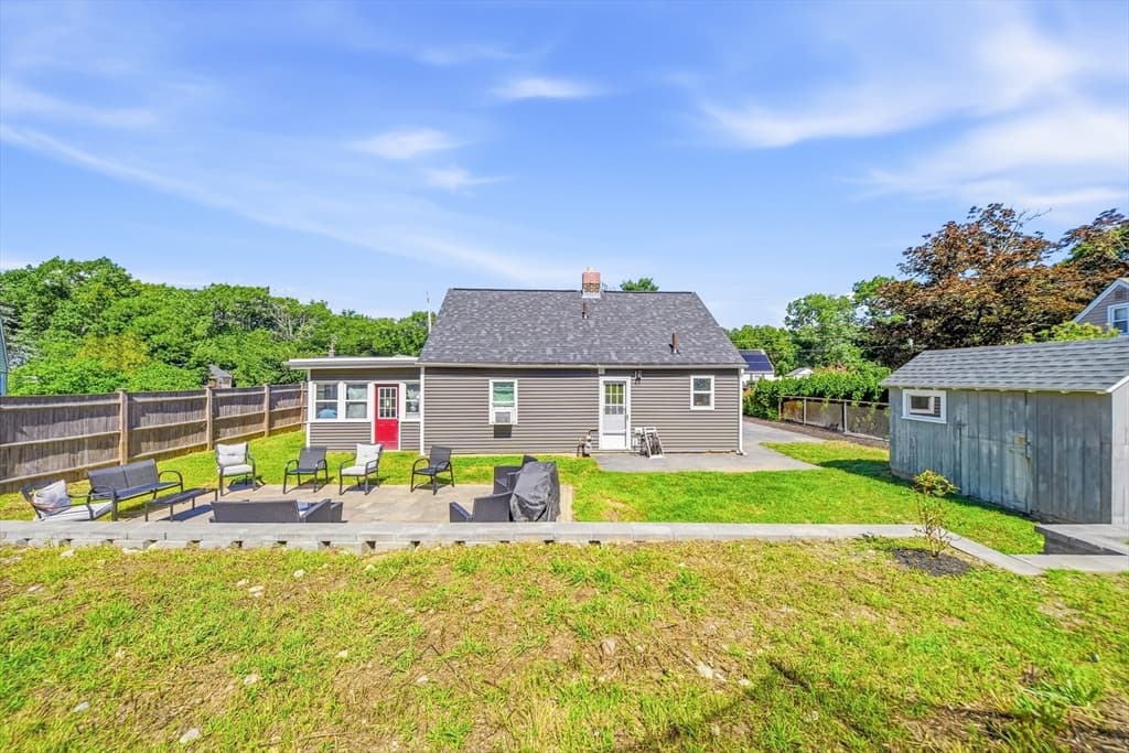 Single Family Residence at 97 Stoughton St, Stoughton MA 02072, Stoughton, photo 4 of 33