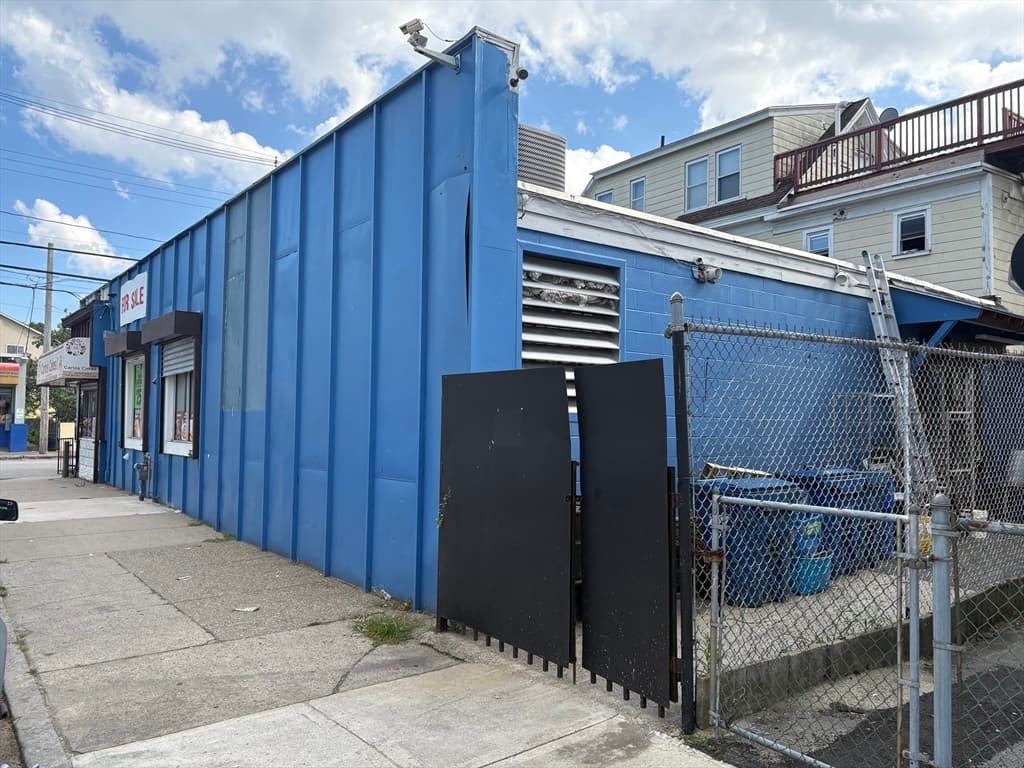 139 Water St, Lawrence MA 01841 photo 8